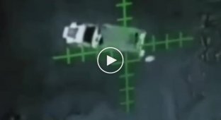Купянское направление, украинский дрон сбрасывает боеприпасы на грузовик с российскими военными