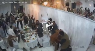 Mass brawl at Pakistani wedding caught on video