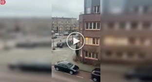 A postman's ridiculous act