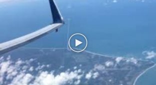 Пролетая над мысом Канаверал, пассажиры самолета увидели запуск ракеты в космос