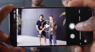 A new feature on Google smartphones allows you to take group photos without the help of passers-by
