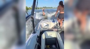 Решила передать воду и оказалась за бортом