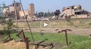 Последствия украинского ракетного удара по российскому складу боеприпасов в Рыково, Херсон