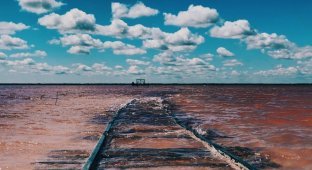 Where did the rails come from at the bottom of Lake Burlinskoye (6 photos)