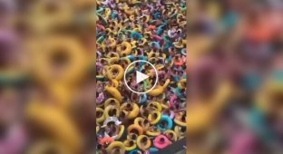 Обстановка в китайском аквапарке