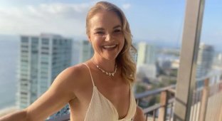 «Я никогда не изменю себе»: женщина вышла замуж за саму себя (5 фото)