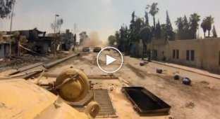 Сирийские танки атакуют