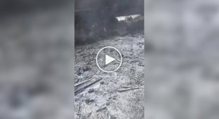Ночью украинский дрон, известный как «Баба Яга», уничтожил российский полевой склад боеприпасов
