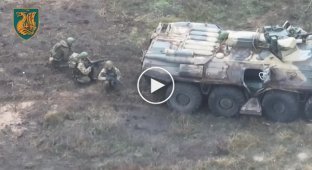 Украинские военные при помощи FPV-дронов отбивают российскую атаку возле села Крынки в Херсонской области