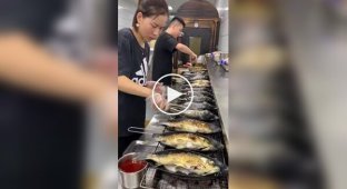 Большой и жаренный карась