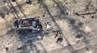A Russian BMD-2 with landing troops hit a mine near the village of Krynki in the Kherson region