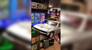 A device for rewinding video tapes