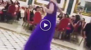 Very active lady at a wedding