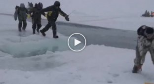 Активная рыбалка. На Сахалине более 40 рыбакам пришлось убегать с отколовшейся льдины