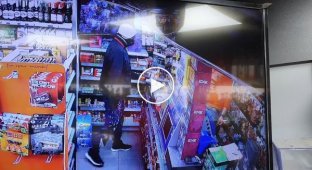 The store owner did not allow the robber to escape
