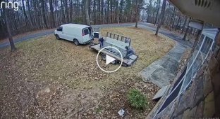 Рабочие случайно сломали столешницу