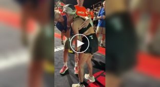 «Никогда не поздно»: 80-летняя американка покорила триатлон на Гавайях