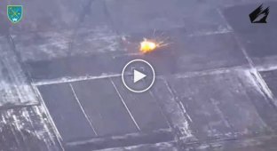 The crew of the HIMARS MLRS in cooperation with aerial reconnaissance destroys the Russian air defense system