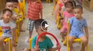 Politeness lessons in Vietnamese kindergarten
