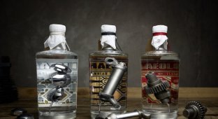 Джин в бутылках с деталями от мотоциклов Harley-Davidson (4 фото + 1 видео)