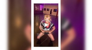 An island of stability in this complex world: Britney Spears dancing
