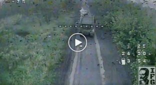 Украинские защитники поразили российскую РСЗО БМ-21 Град, а также автомобили обеспечения из БК