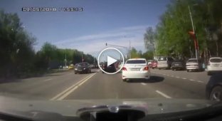 Пьяная женщина устроила ДТП с шестью автомобилями в Домодедово (мат)