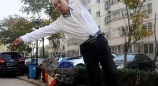 400-килограммовые башмаки избавили китайца от болей в спине (6 фото)