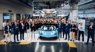 Конец чистокровной эры V12: Lamborghini прекращает производство Aventador (17 фото)