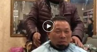 В китайской парикмахерской клиентам делают стрижки болгаркой