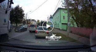 The driver of the garbage truck did not share the lane with the driver of the passenger car