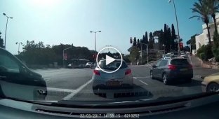 В Израиле школьник за рулем Audi устроил зрелищную аварию