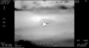 В Чили обнародовано видео, в котором странная вещь летит по направлению к вертолету