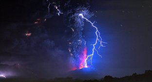 Извержение вулкана Кальбуко в Чили (12 фото)
