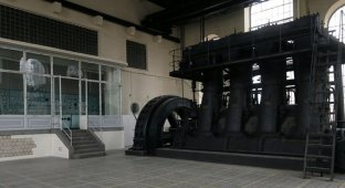 103-летний дизельный генератор в рабочем состоянии (14 фото)