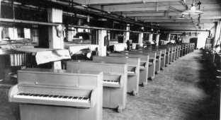 Зачем во время войны американцы сбрасывали пианино с воздуха (5 фото)