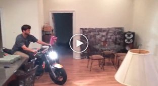 Почему не стоит кататься на мотоцикле в доме