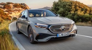 Mercedes-Benz introduced a new technological E-class station wagon with Angry Birds inside (15 photos)