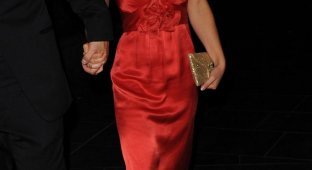 Pippa Middleton в красном платье (9 фотографий)