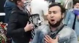 В Казахстане люди спели песню в честь Дня Победы