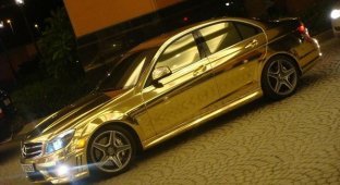 Золотой Mercedes (5 фото)