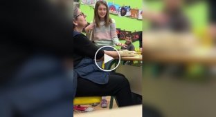 Діти порадували шкільну прибиральницю, яка йшла на пенсію