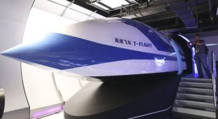 A high-speed train capable of accelerating to 1,000 was successfully tested in China km/h (3 photos)