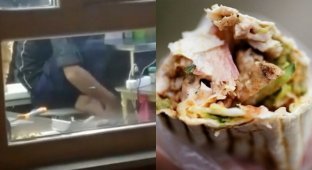 Продавец шаурмы помыл ноги прямо в раковине ларька (4 фото + 1 видео)