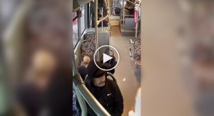 Мужчина спас девочку с помощью приема Геймлиха