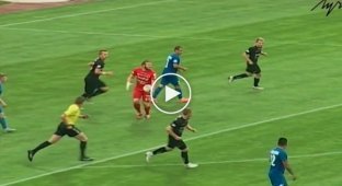 In Belarus, the goalkeeper scored a goal with a shot across the field