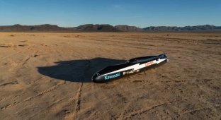 A record-breaking motorcycle that looks like a rocket will be auctioned off (8 photos)