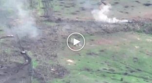 Archival footage of a Ukrainian T-64BV tank destroying a Russian T-72B3 tank in close combat near Bakhmut