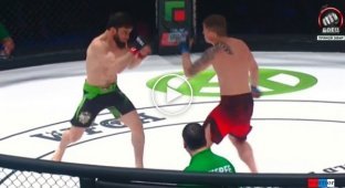 Мощнейший нокаут ногой первым же ударом