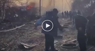 Мэр Лозовой опубликовал видео и заявил, что в результате обстрела разрушено около 20 жилых домов